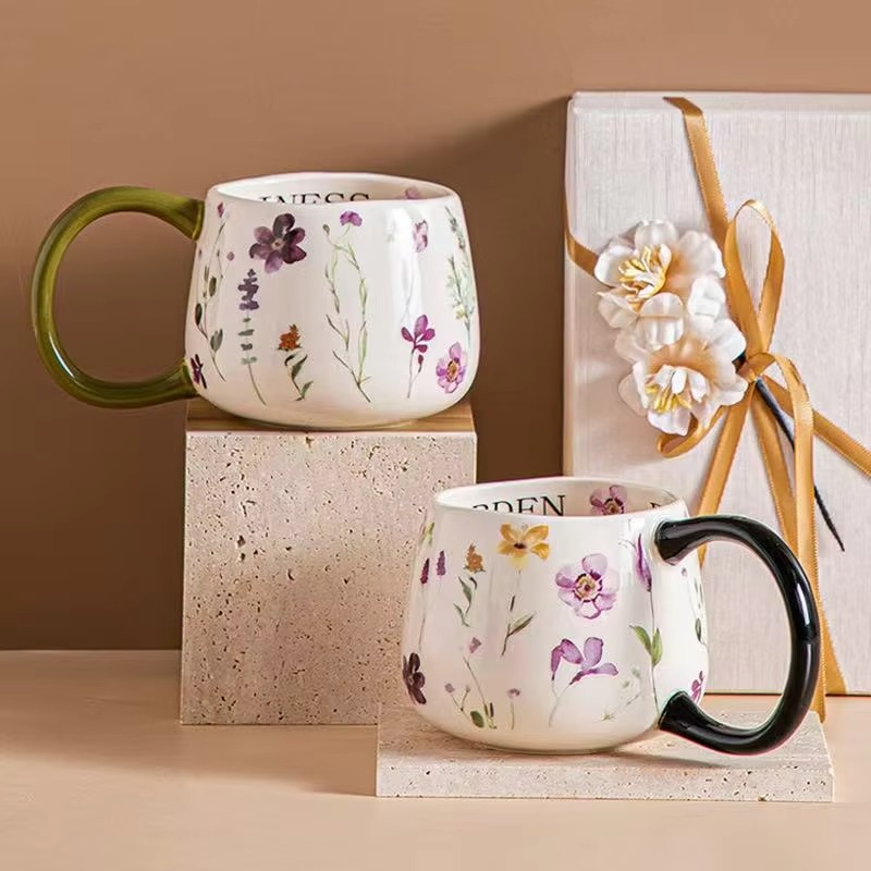 Cốc gốm sứ họa tiết hoa cổ điển làm quà tặng