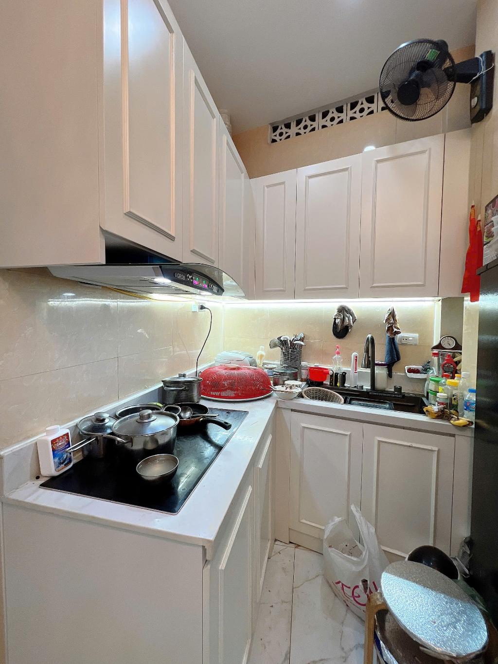 NHÀ 4 TẦNG  NGÕ PHỐ QUAN THÁNH, GIỮA LÒNG PHỐ CỔ - LÔ GÓC - 3 NHÀ RA PHỐ - Ở TUYỆT ĐỈNH - ĐỂ LẠI NỘI THẤT. - 8 TỶ 8