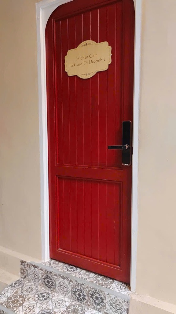 NHÀ 3 TẦNG NGÕ PHỐ THỢ NHUÔM, ĐANG KINH DOANH HOMESTAY, GIÁ 10TỶ