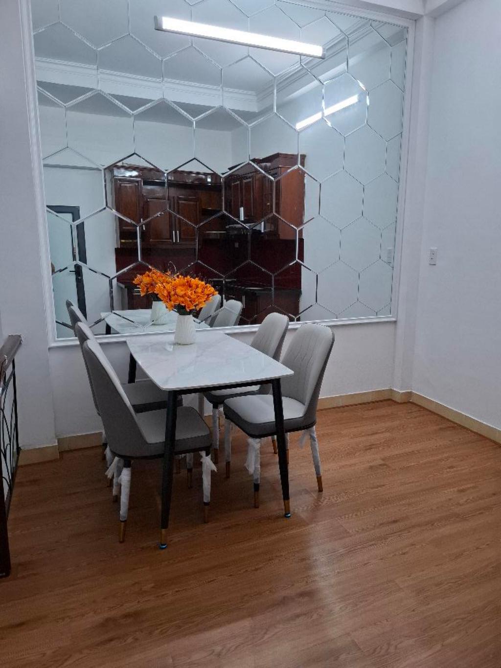 NHÀ 5 TẦNG NGÕ PHỐ NAM NGƯ - MỚI ĐẸP - GIÁ 6 TỶ 950