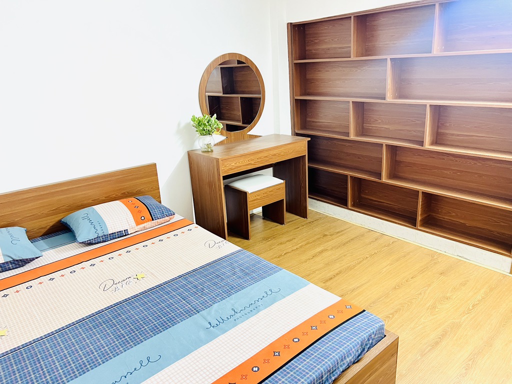 SIÊU PHẨM HÀNG BỒ HOÀN KIẾM - CỰC THOÁNG -  NHÀ ĐẸP Ở LUÔN - 50M RA MẶT PHỐ