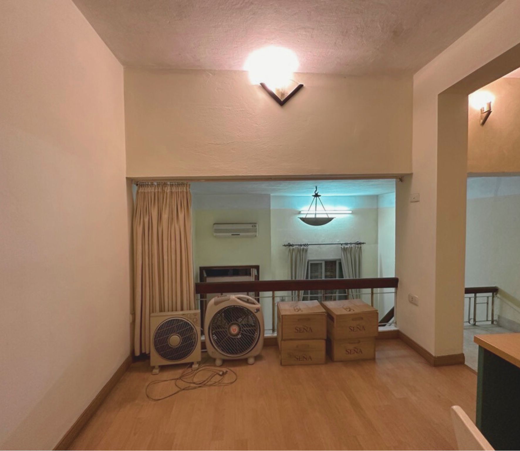 NHÀ 4 TẦNG NGÕ PHỐ CỬA BẮC, HÀ NỘI -  CỰC HIẾM NHÀ BÁN, MẶT NGÕ THÔNG,