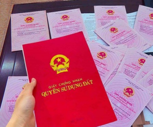 Mẫu sổ đỏ mới &aacute;p dụng từ năm 2025 theo đề xuất c&oacute; g&igrave; đặc biệt? | B&aacute;o Lao  Động